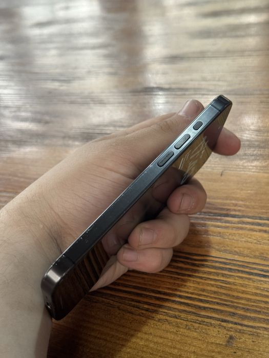 Iphone 15 pro 95% 256