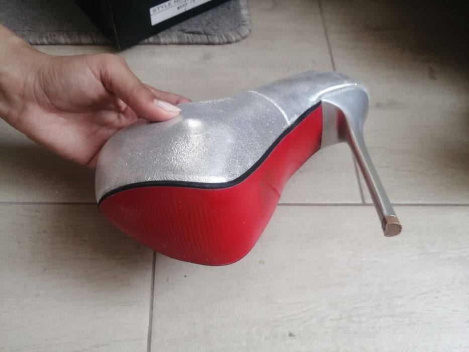 Pantofi cu toc si platforma