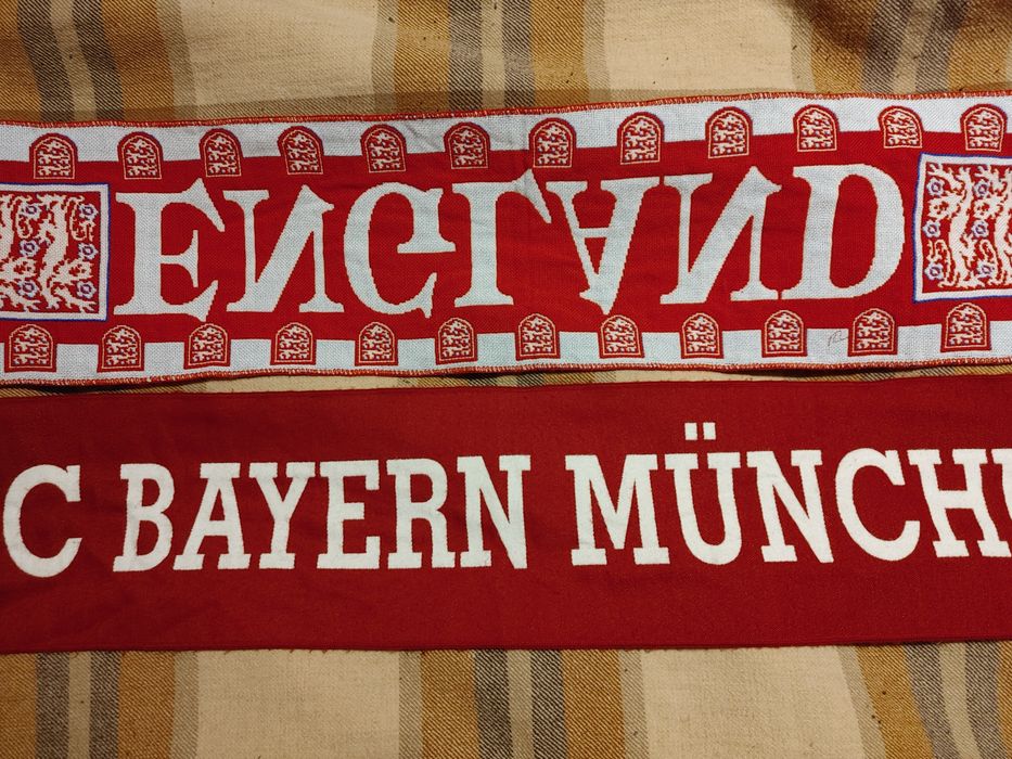 Оригинални футболни шалове -England и Bayern