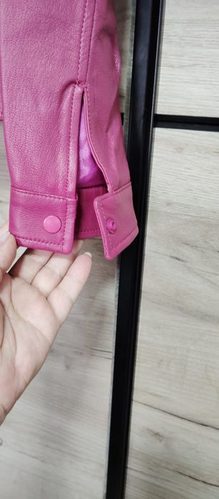 Geaca piele,foarte frumoasa, modernă