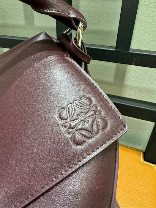 Нова дамска чанта в стил Loewe Puzzle Large – бордо