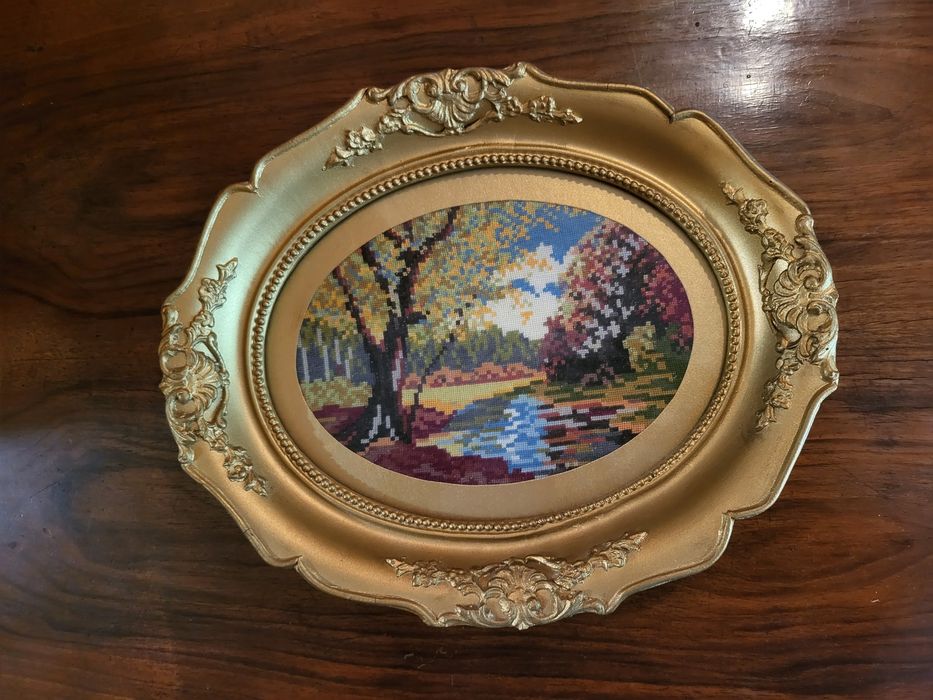 Гоблен ,,Есенен пейзаж " в рамка за 49.99лв.