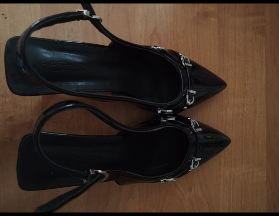 Продам туфли женские