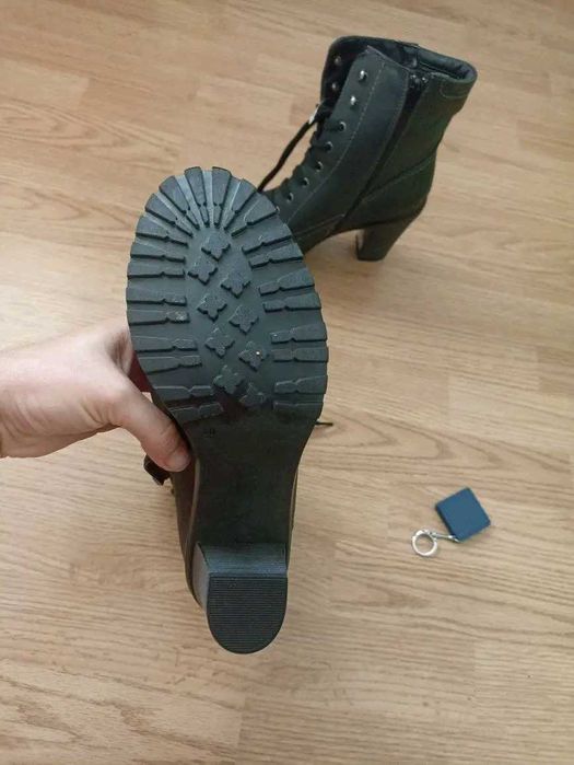 Ghete piele mărime 40