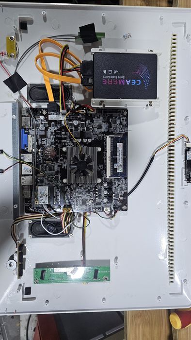 Моноблок 20 диог/  2х ядерный / 4gb / 120ssd