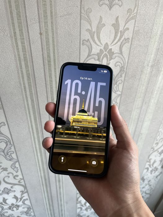Айфон 13 в хорошом состояни