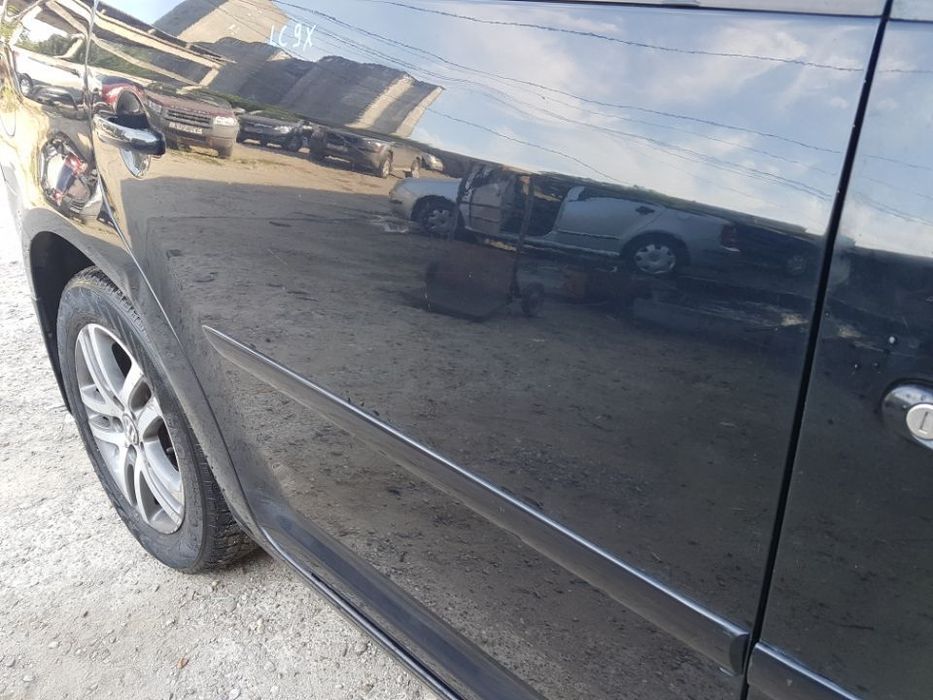 Usa / Portiera Dreapta Spate VW Touran Facelift 2007 - 2010 Cod Culoare LC9X