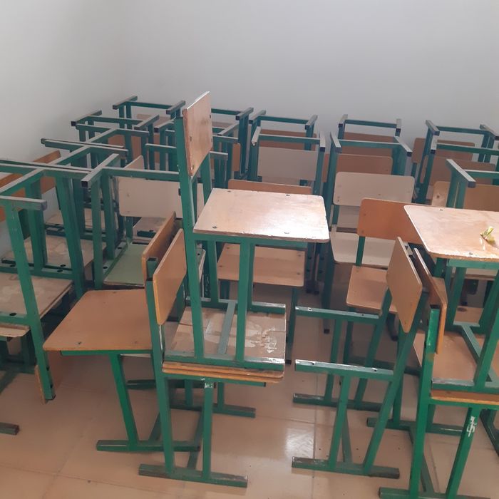 Stulchalar sotiladi 60 ta holati juda ham ajoyib