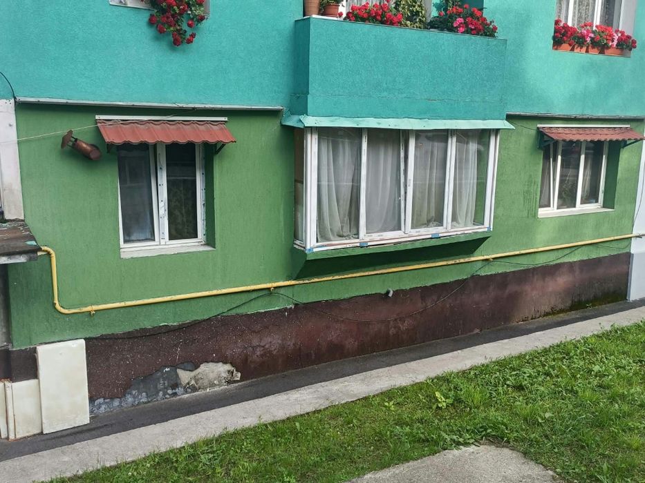 Vând apartament   .