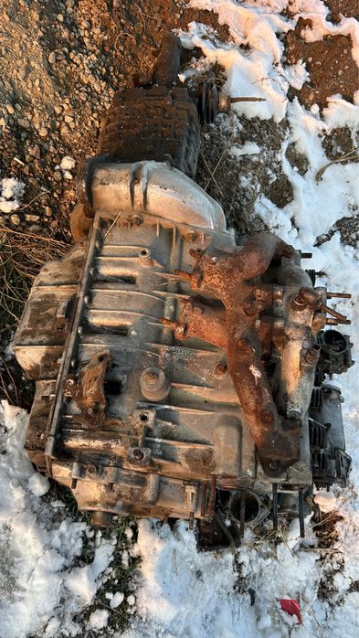 Каробка с двигателям