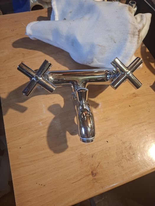 Accesorii chiuvete baie bucătărie