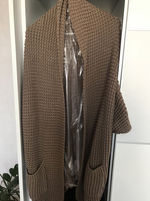 Плетена жилетка без ръкав