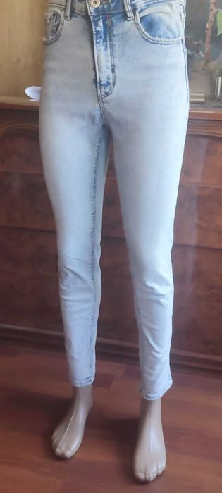 Джинсы женские разные