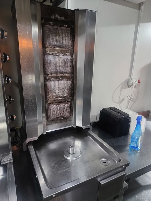 Aparat kebab cu 4 arzătoare perfect funcțional !!