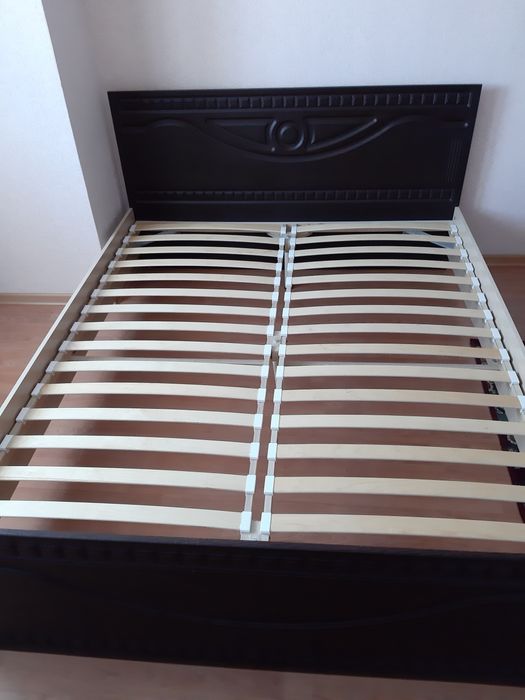 Срочно продам двухспальную кровать