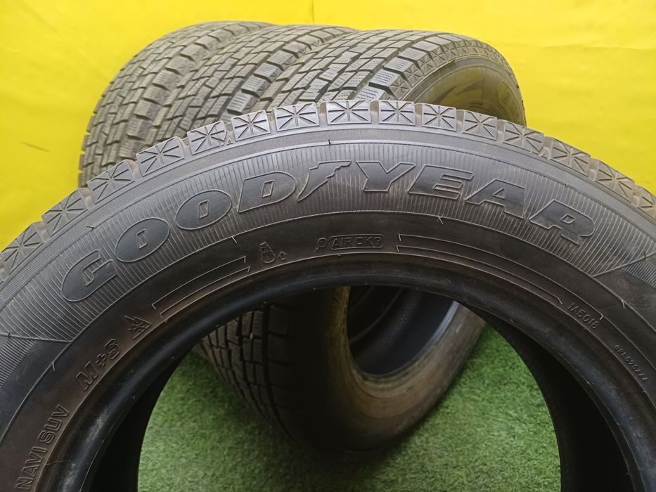 Шины 225 65 R17 Goodyear комплект.