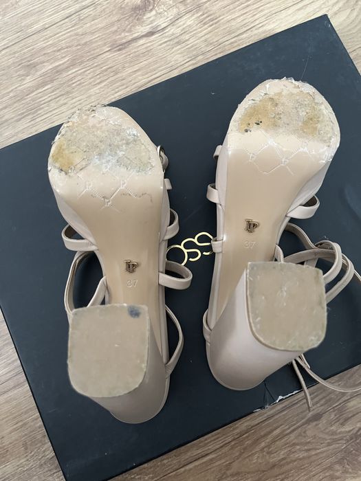 Sandale cu toc marimea 37 IL PASSO