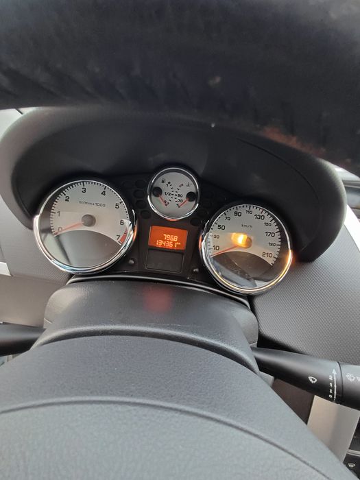 Peugeot 207 1,4 benzină