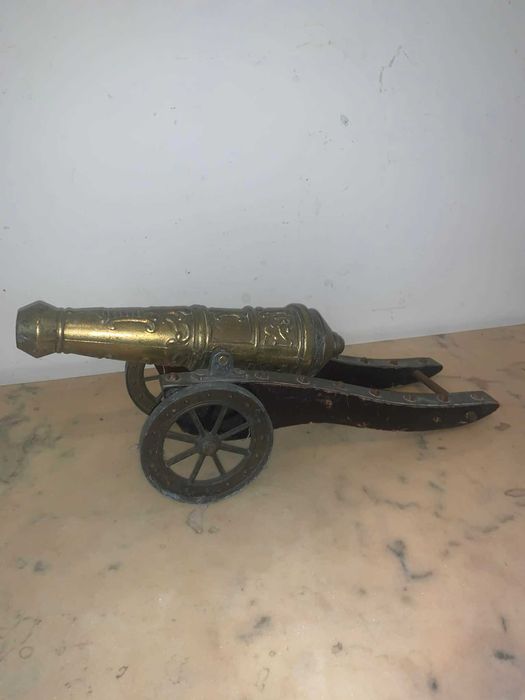 Tun cu teava din bronz