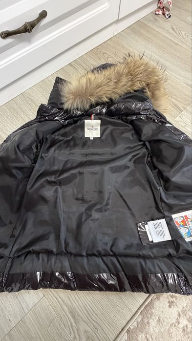 Geaca Moncler cu blana naturala