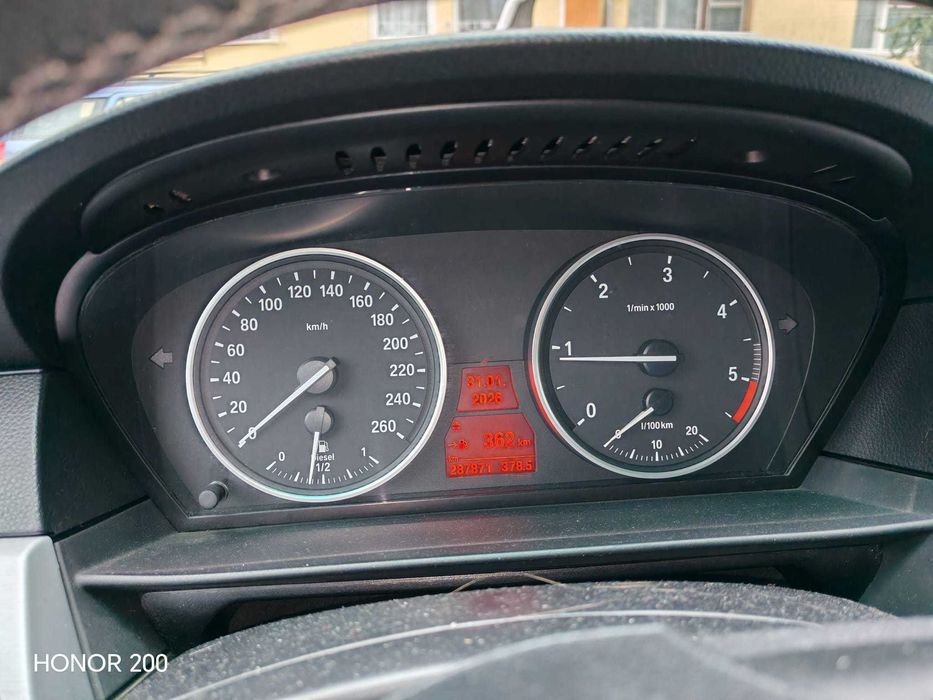 BMW 5 Series 2010 — imagine 3