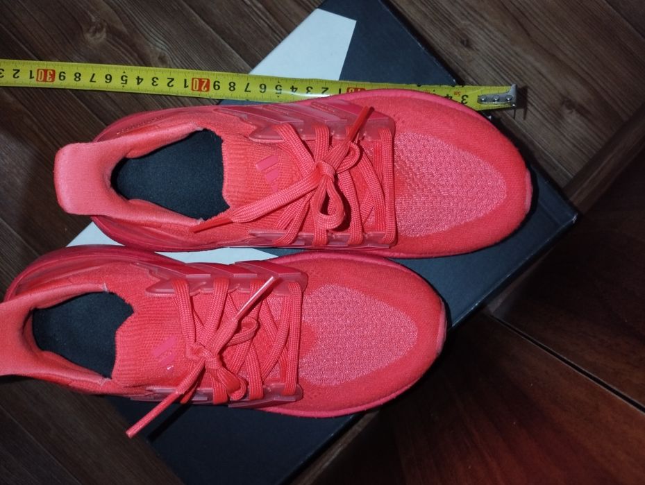 Кроссовки adidas р 35-36