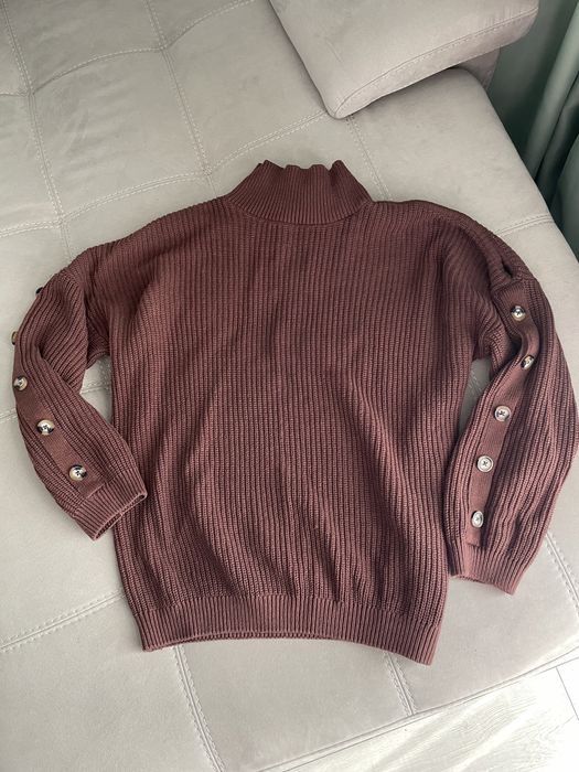 Pulover Guess umeri goi