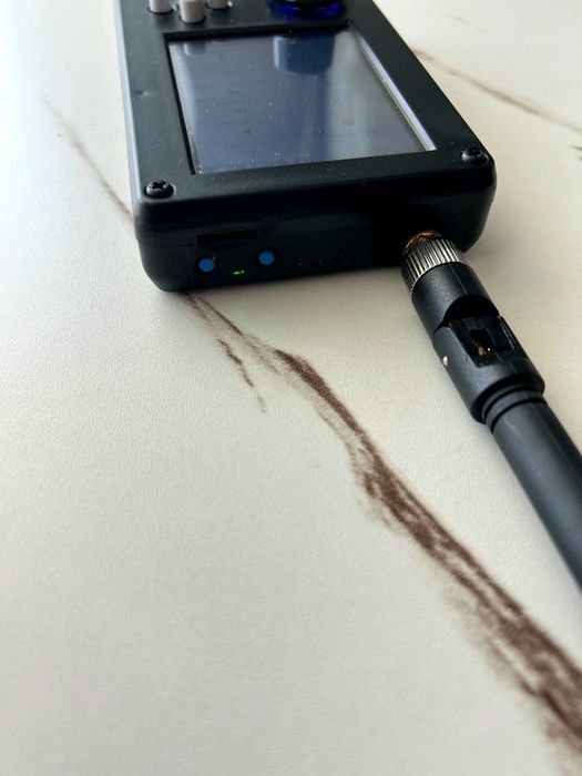 Sistem HackRF One PortaPack H2 cu Mayhem si Card 64GB