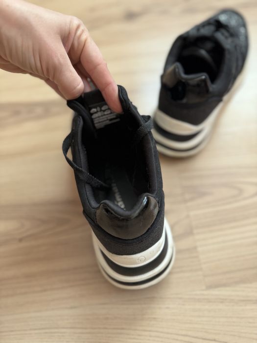 Маратонки Tamaris Тамарис 39 номер