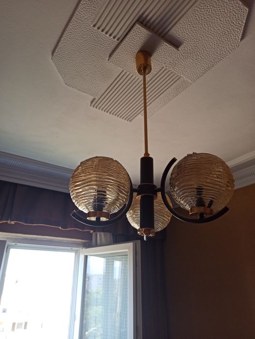 Продавам стари полюлей и настолни лампи