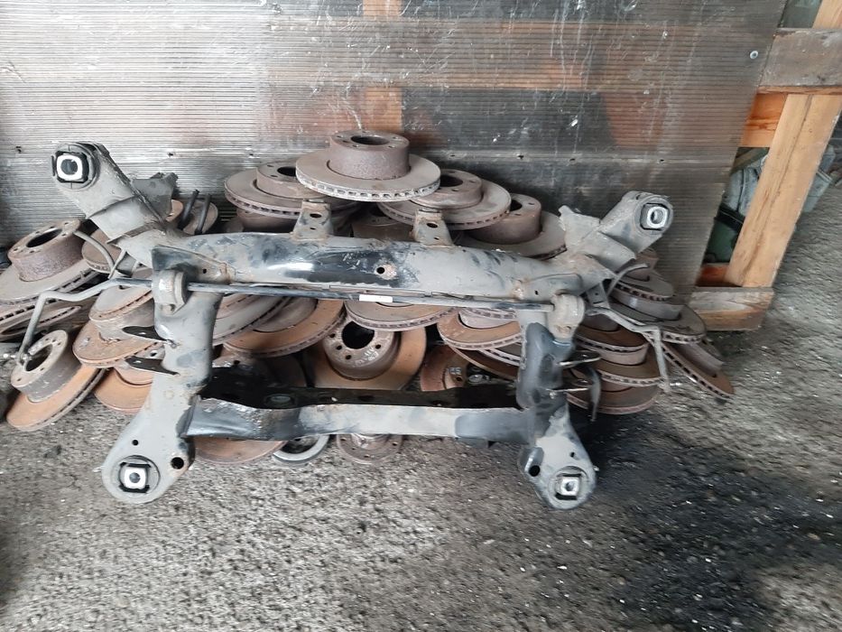 Punte spate bmw e90,e91,e92,e93