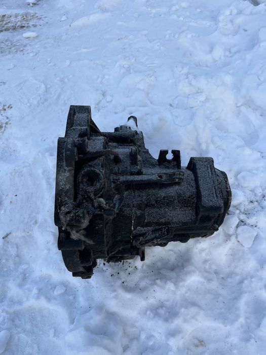 Коробка передачь Гольф 3 1.6 ABU
