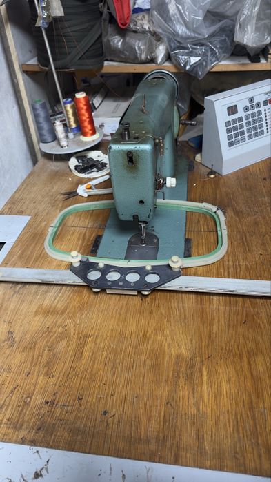 Професионална бродировъчна машина Veritas