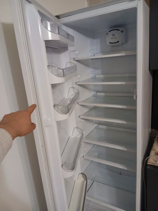 Vând două frigidere funcționale amândouă 700 lei amândouă