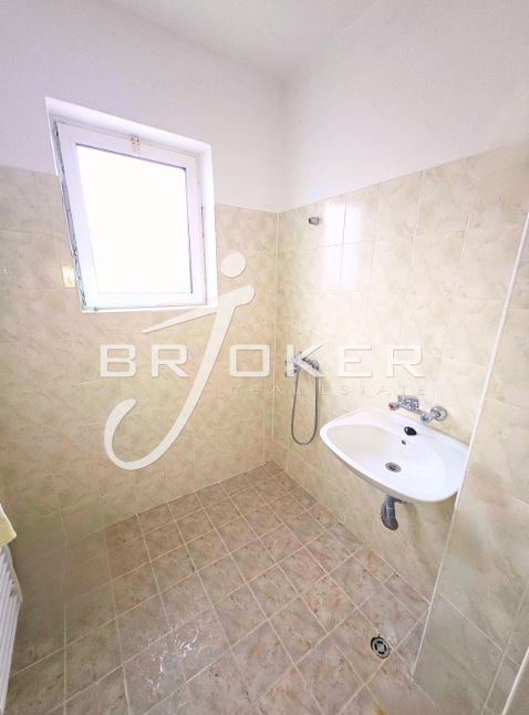 Продава се Къща в Кърджали, Байкал - 510 кв.м за 300 €/кв.м - Снимка #9