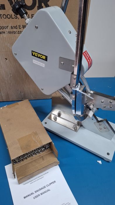 Клипс машина за запечатване на всякакви обвивки на колбаси,торбички..