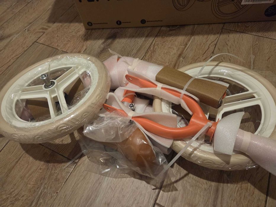 Vand bicicleta fara pedale Kinderkraft Fly Plus pentru copii
