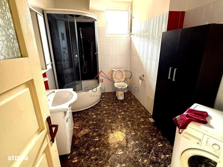 Vila 7 camere, an 1984, garaj, terasa, teren 604 m2, Poiana Campina,PH