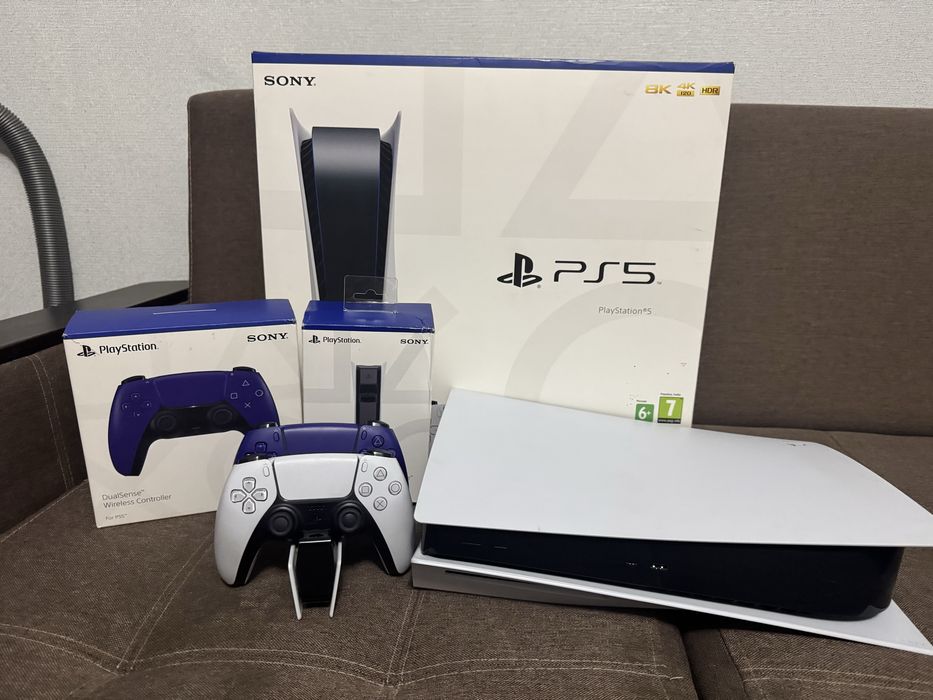 (PS5) SonyPlaystation 5 два джойстика игры