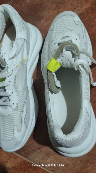 Adidași Musette mărime 45, model NEW ZAMORA A167