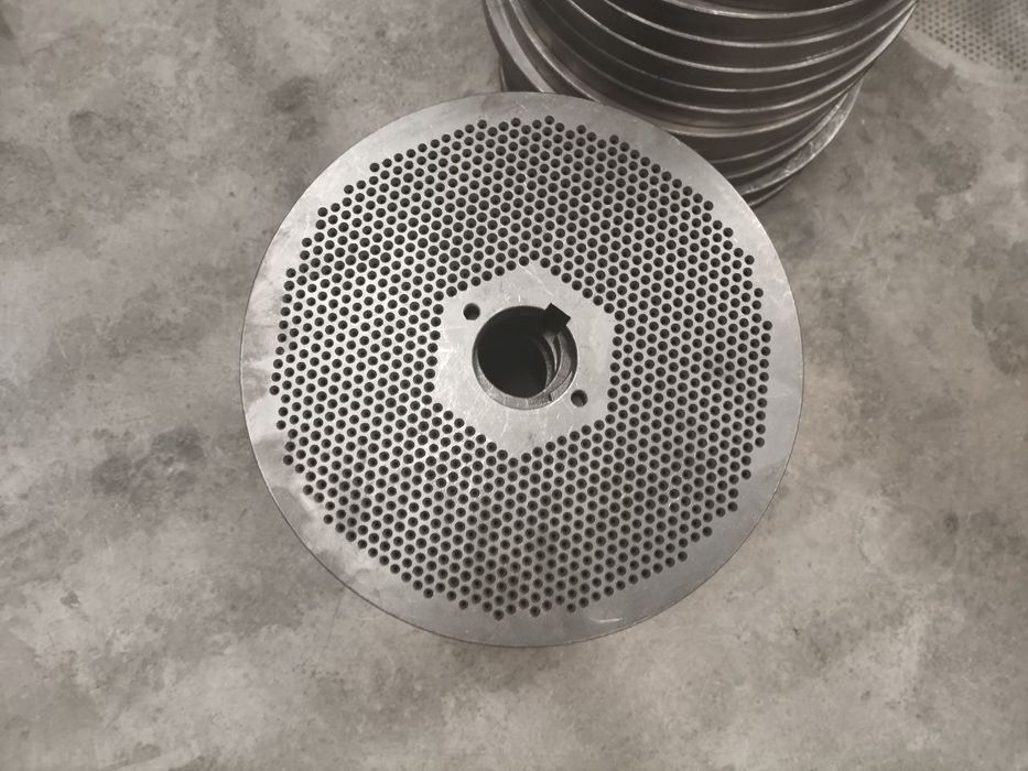 Матрица Ролик Грануляторга 140 - 300 мм