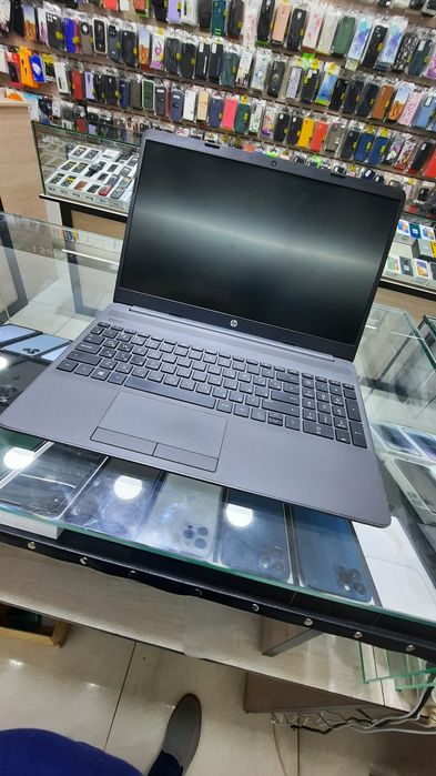 Notbook hp yangi turipdi
