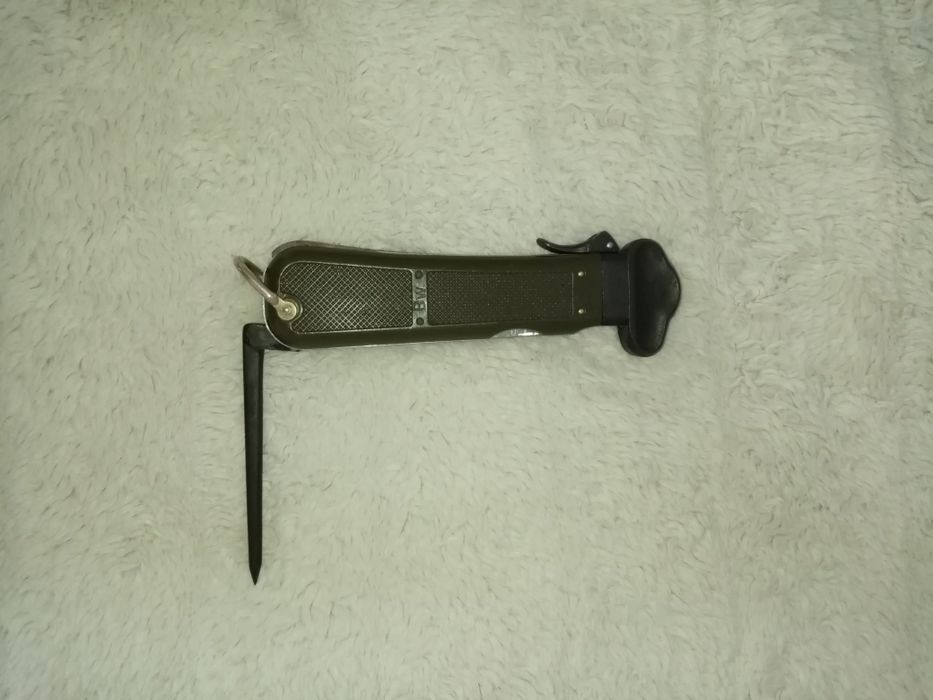 Гравитационен немски парашутен нож