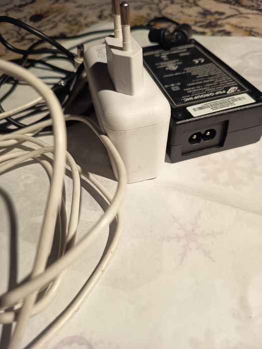 Alimentatoare 12V - 2A /4,16A conector 5 ,5x3mm