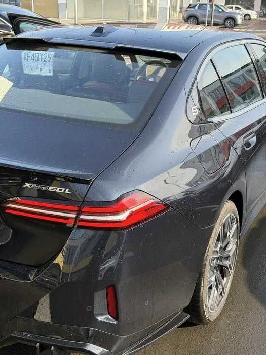 BMW I5 50l pod zakaz