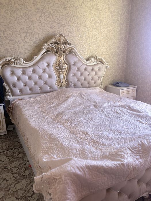 Двухспальная кровать