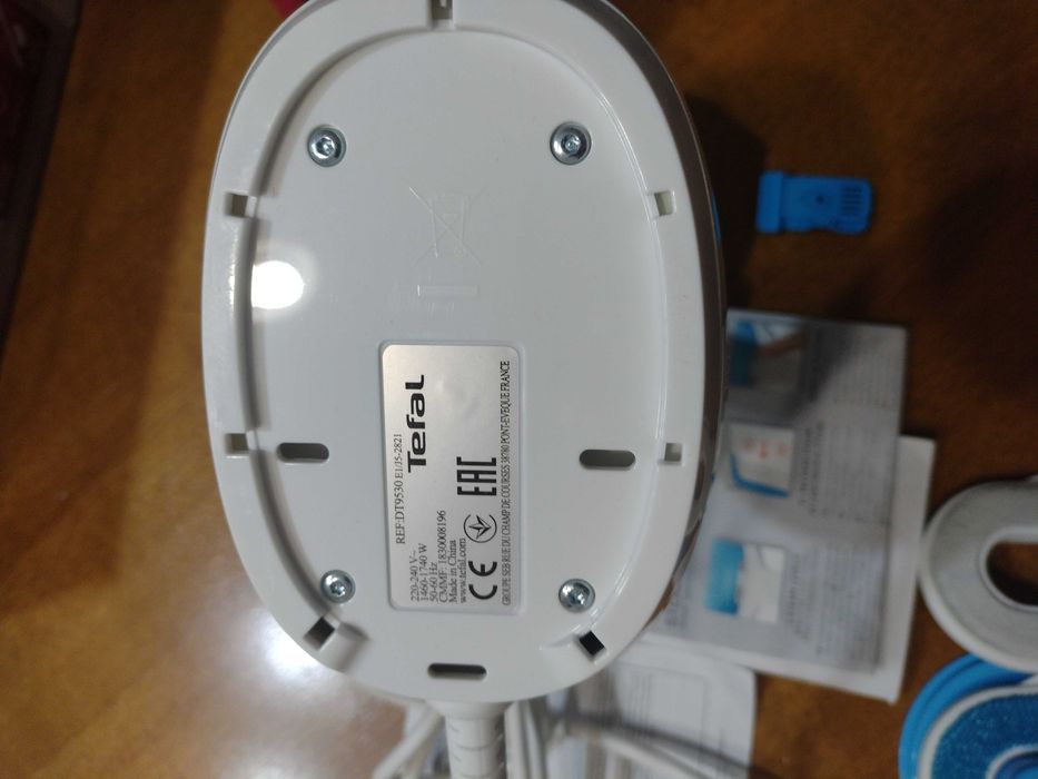 Aparat de călcat vertical Tefal Pure Tex 4-în-1 nou