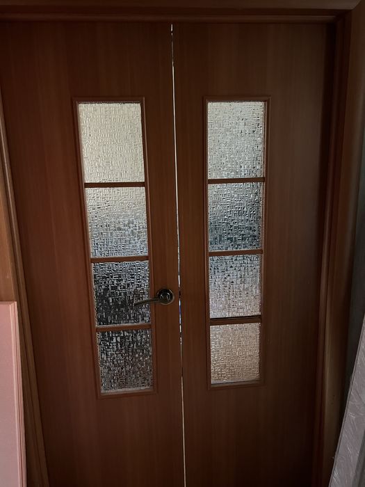 Отдам двери межкомнатные