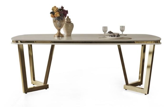 Трапезен комплект