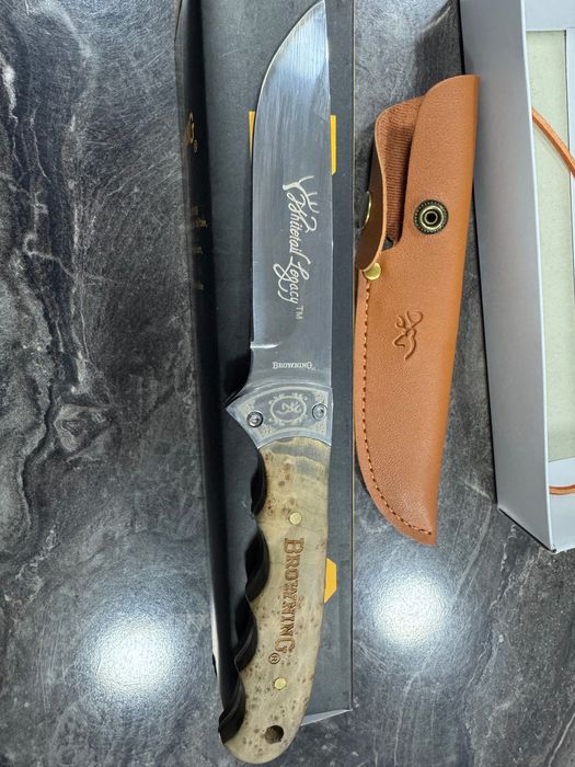Нож с калъф Browning LN408